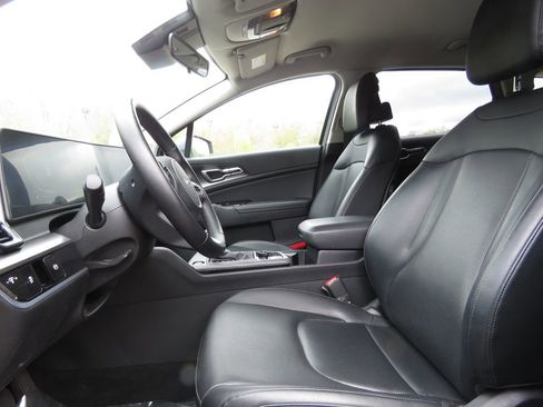 Used 2023 Kia Sportage EX FWD image 10