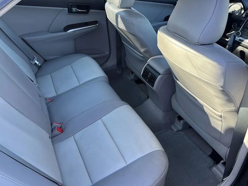 Used 2012 Toyota Camry XLE image 6