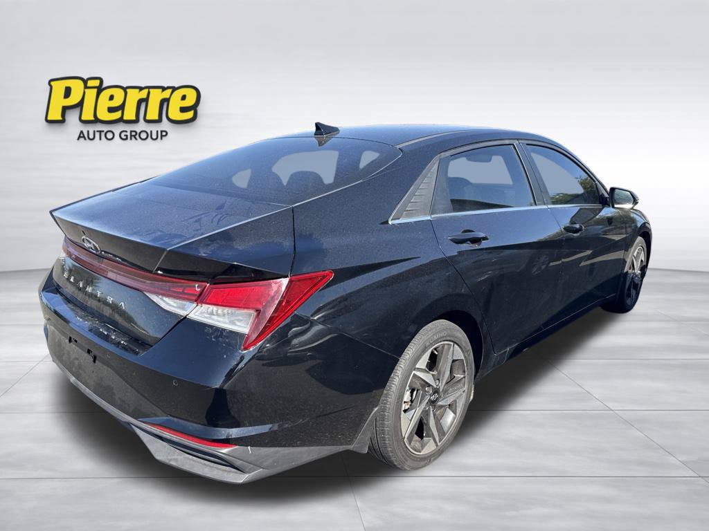 Used 2023 Hyundai Elantra Limited FWD image 5