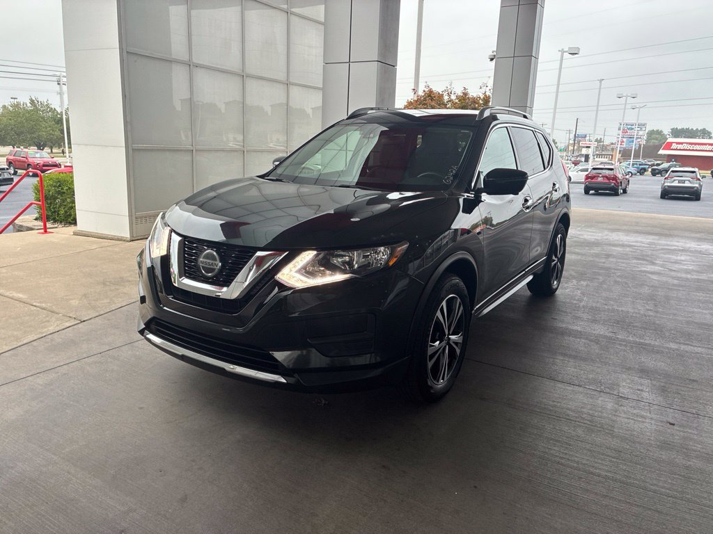 Used 2020 Nissan Rogue SV w/ Premium Package AWD/4WD image 2