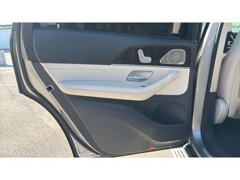 Used 2020 Mercedes-Benz GLS 450 4MATIC image 33