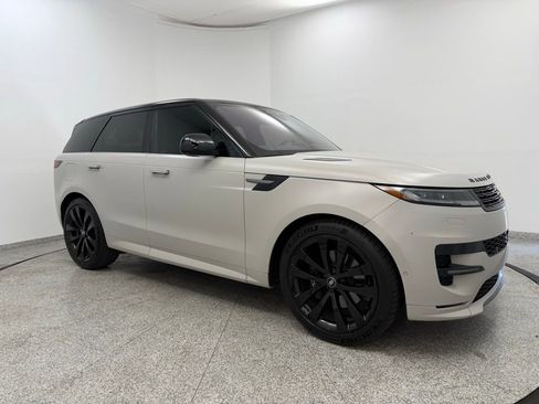Used 2023 Land Rover Range Rover Sport SE Dynamic image 9