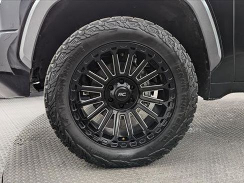 Used 2024 Toyota Tundra Limited image 27