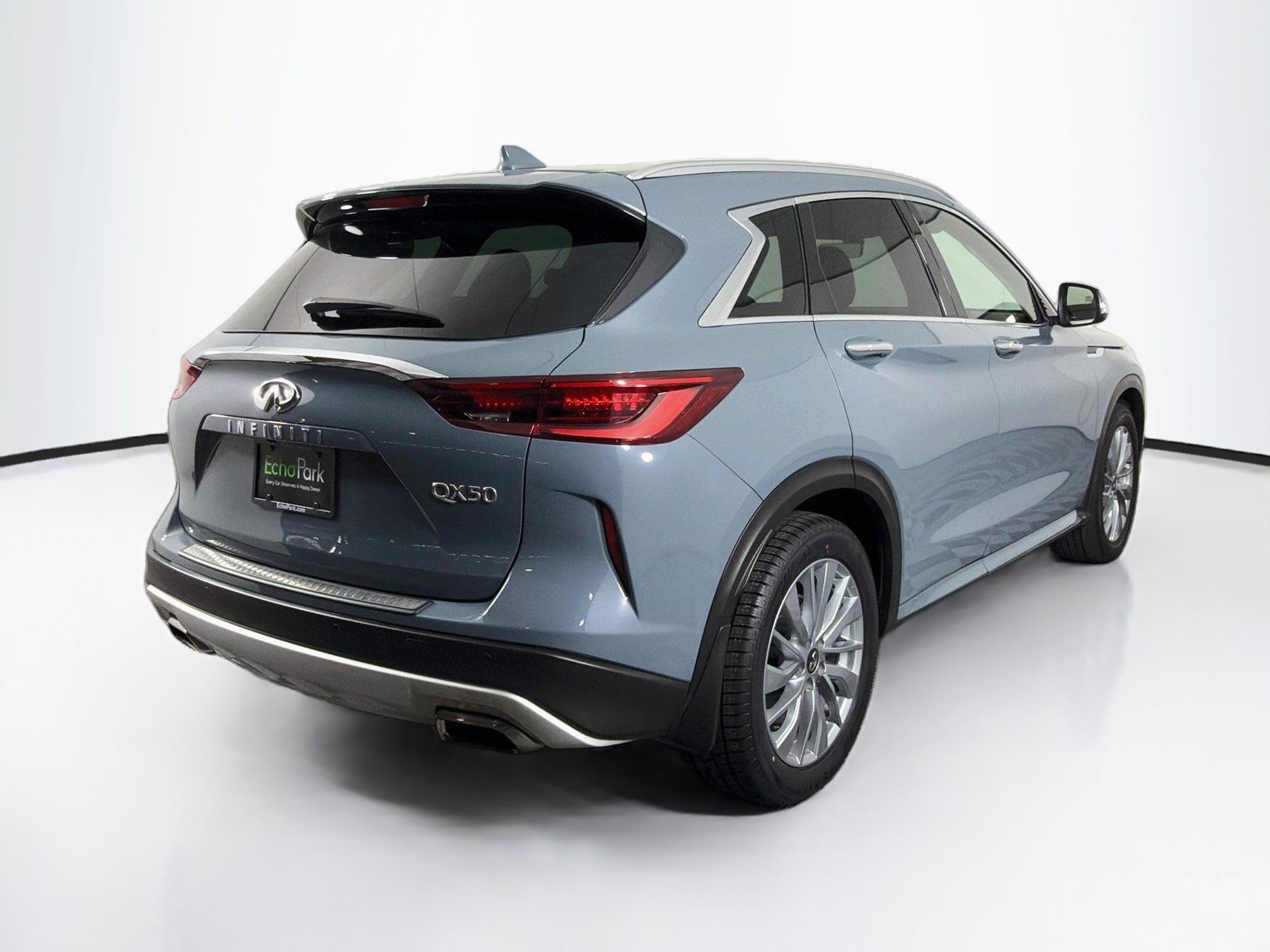 Used 2023 INFINITI QX50 Luxe FWD image 9