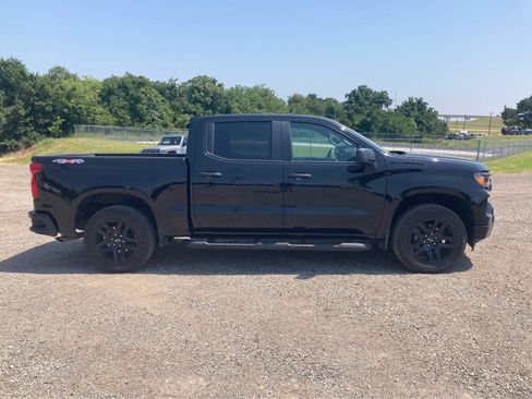 Used 2024 Chevrolet Silverado 1500 Custom w/ Turbomax Blackout Package AWD/4WD image 12