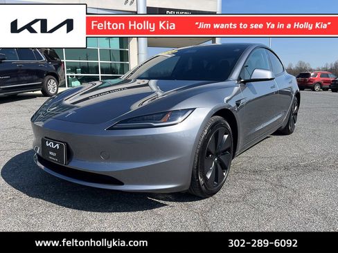 Used 2024 Tesla Model 3 Standard Range image 1