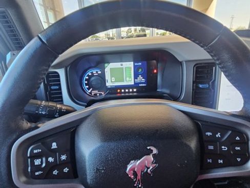 Used 2024 Ford Bronco Wildtrak image 13