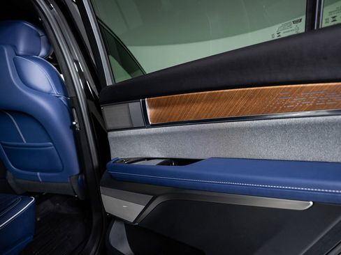 Used 2026 Cadillac Vistiq Premium Luxury w/ LPO, Floor Liner Package AWD/4WD image 30