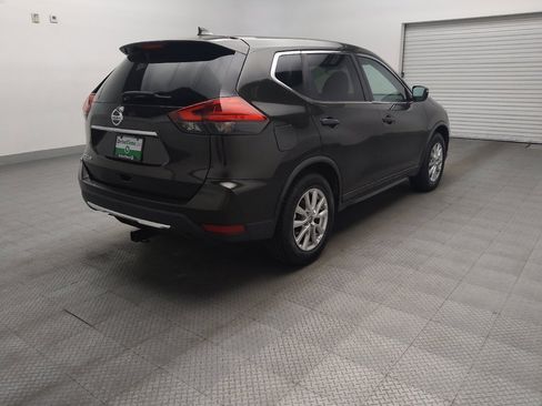 Used 2017 Nissan Rogue S w/ S Family Package FWD image 9