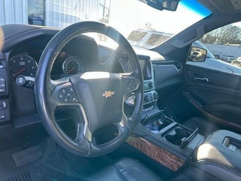 Used 2019 Chevrolet Suburban Premier image 33