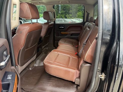 Used 2015 Chevrolet Silverado 1500 High Country w/ High Country Premium Package AWD/4WD image 17