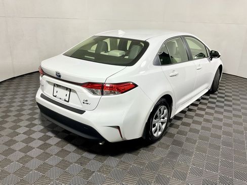 Used 2025 Toyota Corolla LE image 16
