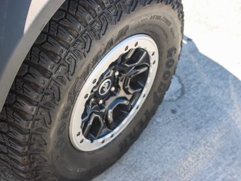 Used 2024 Ford Bronco Outer Banks w/ Sasquatch Package AWD/4WD image 17