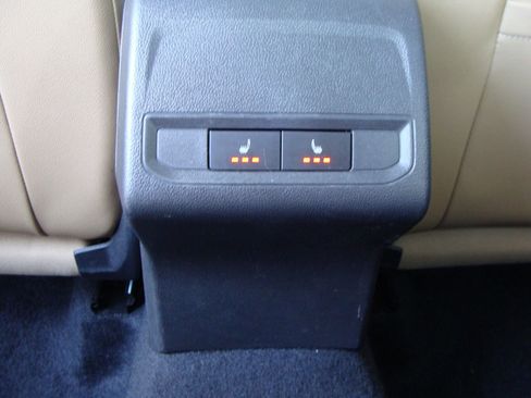 Used 2021 Volkswagen Jetta SE w/ SE Cold Weather Package image 33