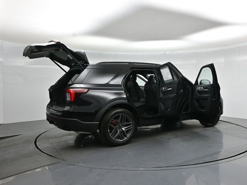 New 2026 Ford Explorer ST-Line image 5
