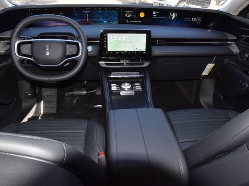 New 2026 Lincoln Nautilus Reserve w/ Jet Appearance Package image 16