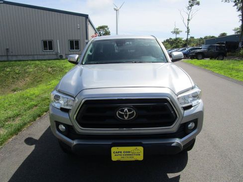 Used 2021 Toyota Tacoma SR5 AWD/4WD image 3