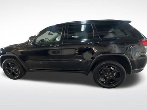 Used 2019 Jeep Grand Cherokee Laredo AWD/4WD image 6