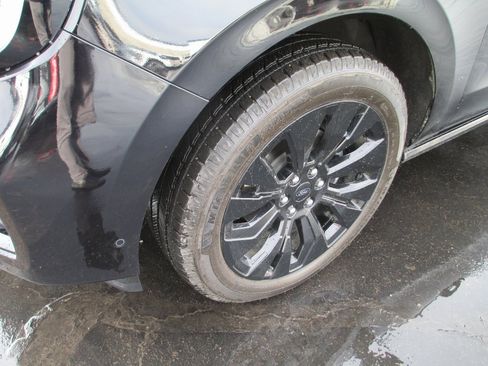 Used 2025 Ford Expedition Max Platinum w/ Stealth Appearance Package image 13