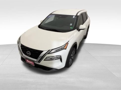 Used 2023 Nissan Rogue SV image 16