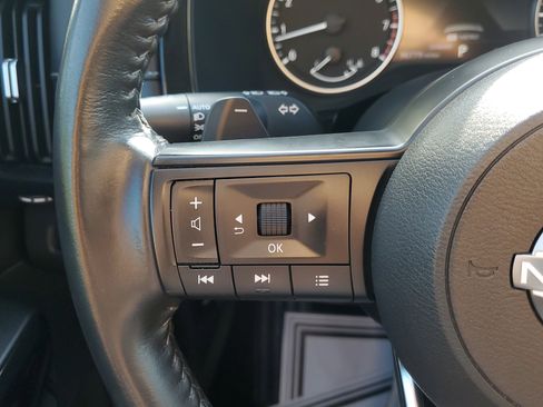 Certified 2024 Nissan Pathfinder SV image 24