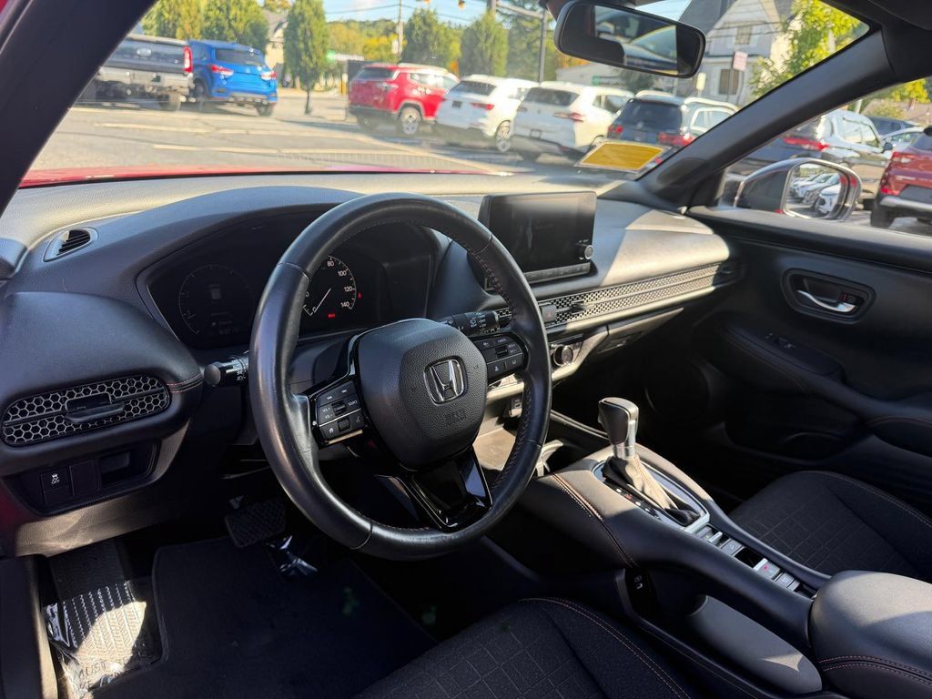 Used 2024 Honda HR-V Sport image 10