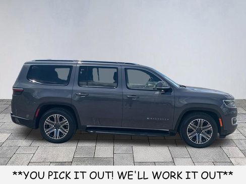 Used 2022 Jeep Wagoneer Series III AWD/4WD image 8