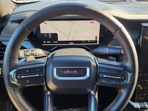 Used 2025 GMC Acadia AT4 image 21