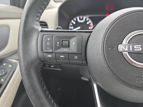 Used 2023 Nissan Rogue SV w/ SV Premium B Package FWD image 14