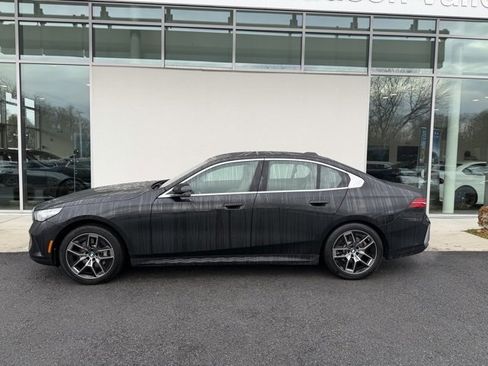 Used 2026 BMW 530i xDrive w/ Executive Package image 2