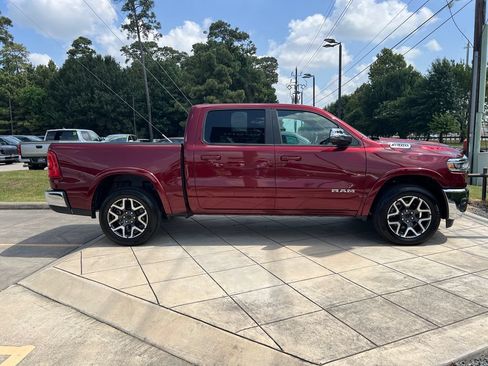 Used 2025 RAM 1500 Laramie AWD/4WD image 4