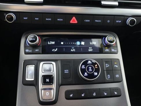 Used 2024 Hyundai Palisade Calligraphy image 15