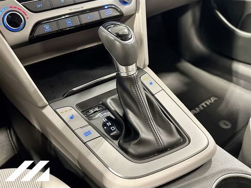 Used 2018 Hyundai Elantra Value Edition FWD image 18