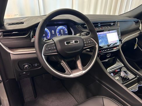 New 2026 Jeep Grand Cherokee L Limited AWD/4WD image 2
