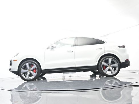 Certified 2024 Porsche Cayenne S AWD/4WD image 45