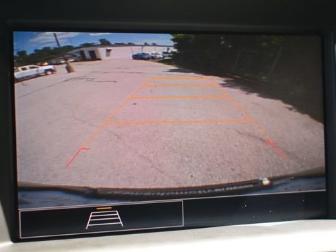 Used 2024 GMC Terrain SLE AWD/4WD image 16