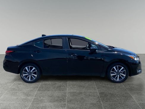 Used 2023 Nissan Versa SV FWD image 6