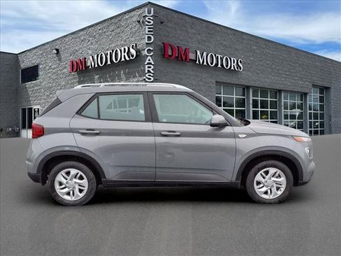 Used 2020 Hyundai Venue SEL image 6