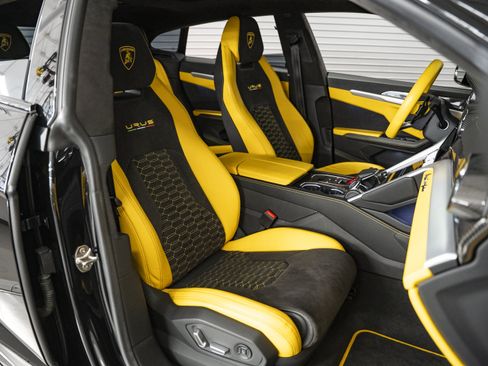 Used 2022 Lamborghini Urus AWD/4WD image 27