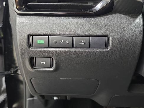 Used 2023 Nissan Sentra SR FWD image 24