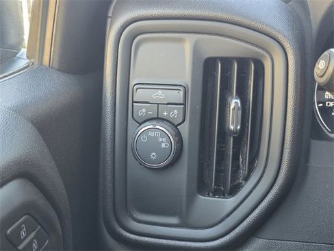 Certified 2022 Chevrolet Silverado 1500 Custom image 31