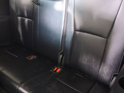 Used 2023 Toyota Highlander Platinum FWD image 13