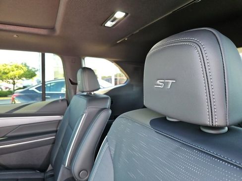 New 2026 Buick Enclave Sport Touring w/ Power Package image 20