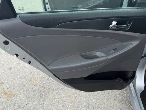 Used 2012 Hyundai Sonata SE FWD image 18