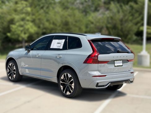New 2026 Volvo XC60 T8 Plus w/ Climate Package PRO AWD/4WD image 5
