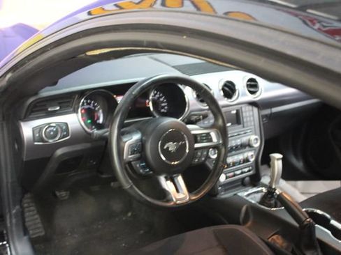 Used 2017 Ford Mustang GT RWD image 12