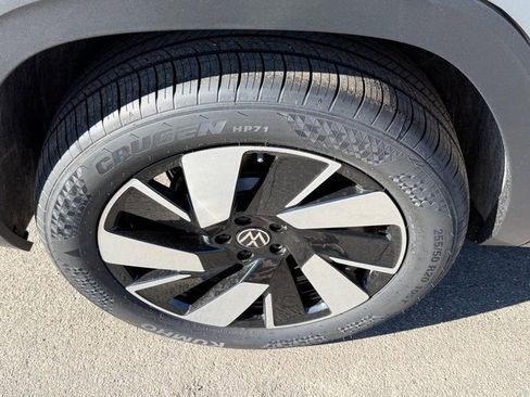 New 2026 Volkswagen Atlas Cross Sport SE AWD/4WD image 4