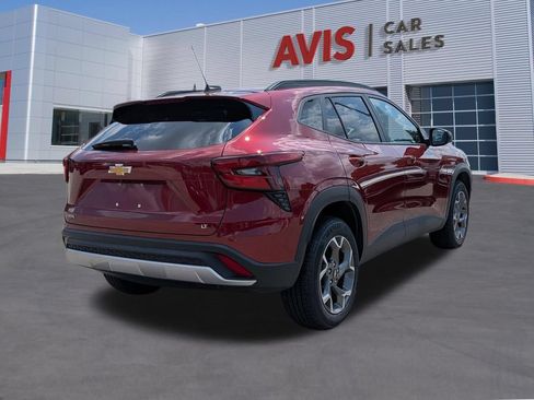 Used 2025 Chevrolet Trax LT w/ LT Convenience Package FWD image 6