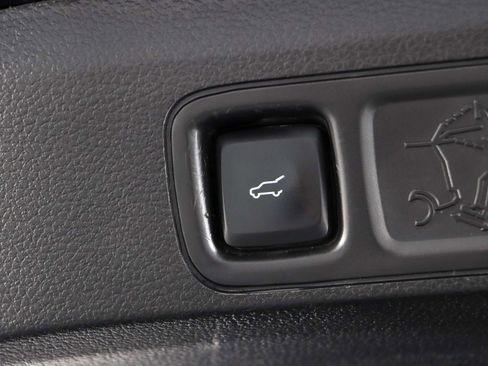 Used 2023 Ford Expedition Limited image 33