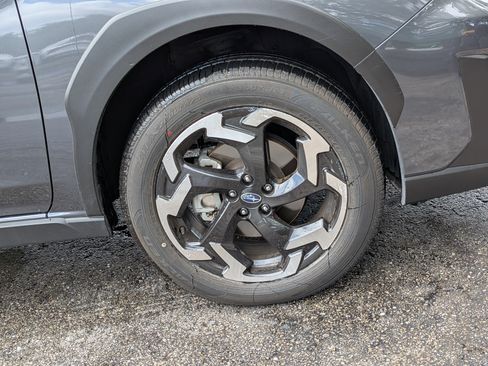 Used 2023 Subaru Crosstrek 2.5i Limited w/ Moonroof Package image 11